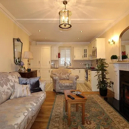 The Post House Apartment *