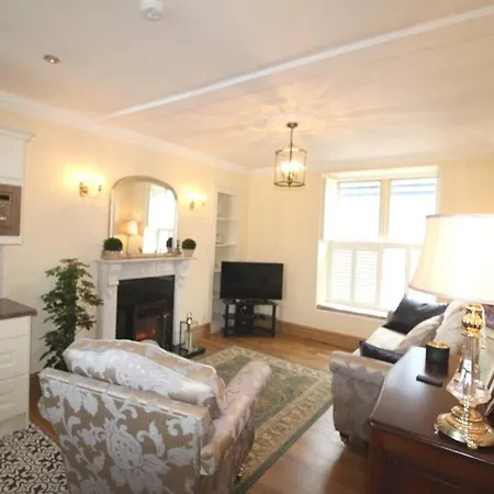 The Post House Apartment *